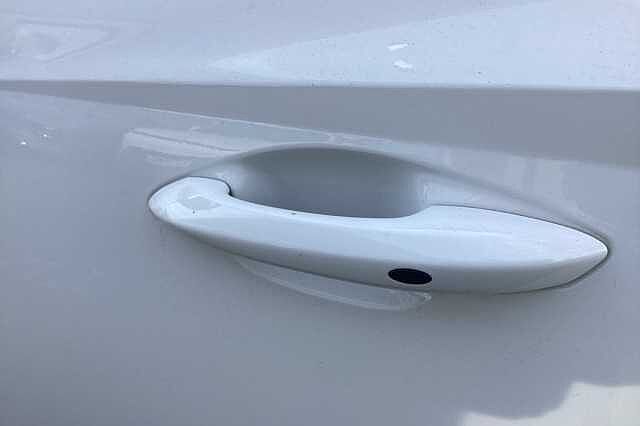 Hyundai TUCSON 1.6 TGDi Hybrid 230 Premium 5dr 2WD Auto White