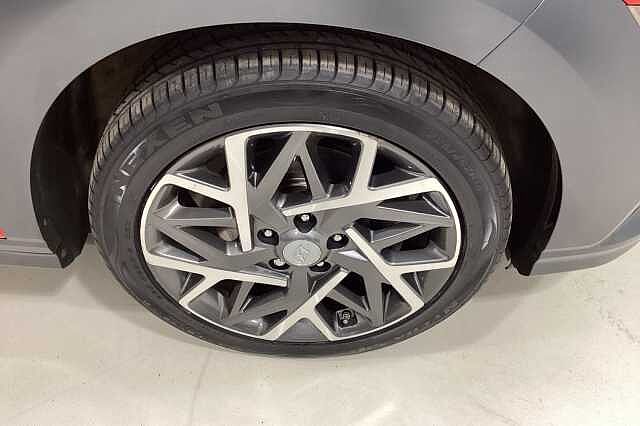 Hyundai KONA 1.6 GDi Hybrid Premium 5dr DCT Red