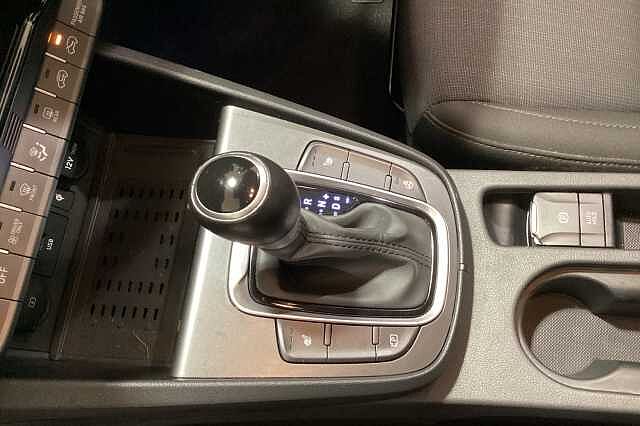 Hyundai KONA 1.6 GDi Hybrid Premium 5dr DCT Red