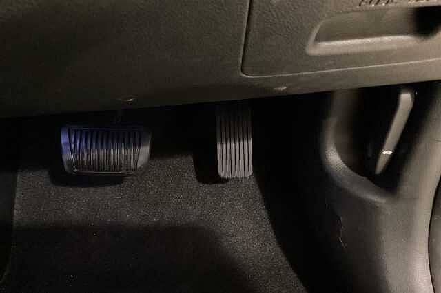 Hyundai KONA 1.6 GDi Hybrid Premium 5dr DCT Red