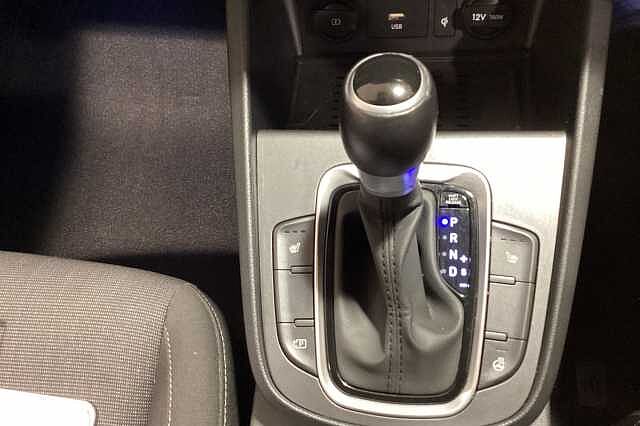 Hyundai KONA 1.6 GDi Hybrid Premium 5dr DCT Red