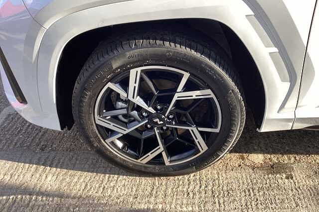 Hyundai TUCSON 1.6T Hybrid N Line 5dr Auto White