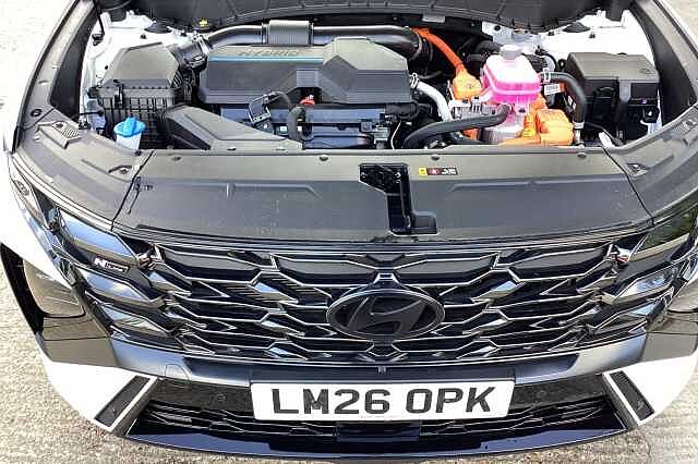 Hyundai TUCSON 1.6T Hybrid N Line 5dr Auto White