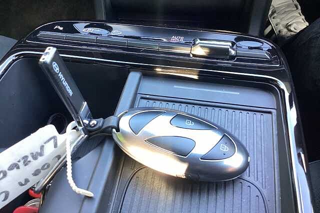 Hyundai TUCSON 1.6T Hybrid N Line 5dr Auto White