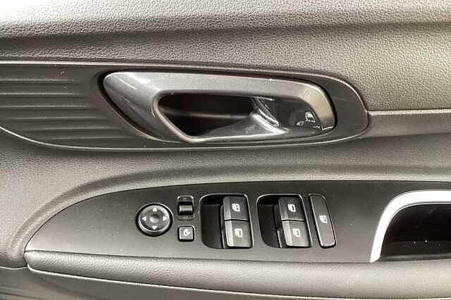 Hyundai i20 1.0T GDi Premium 5dr DCT Hatchback