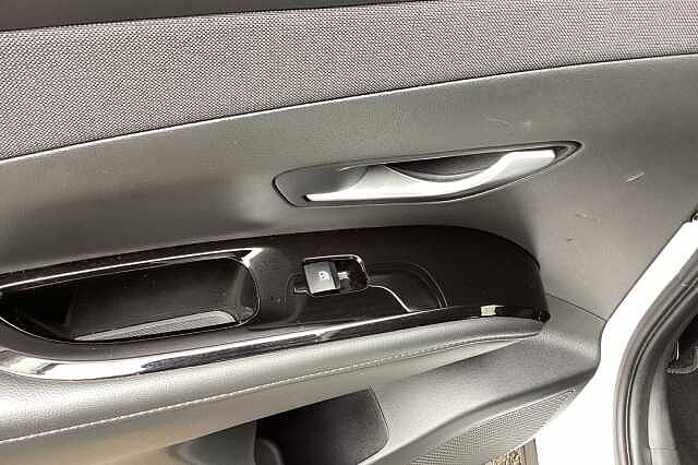 Hyundai TUCSON 1.6 TGDi Hybrid 230 Premium 5dr 2WD Auto White