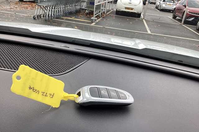 Hyundai TUCSON 1.6 TGDi Hybrid 230 Premium 5dr 2WD Auto White