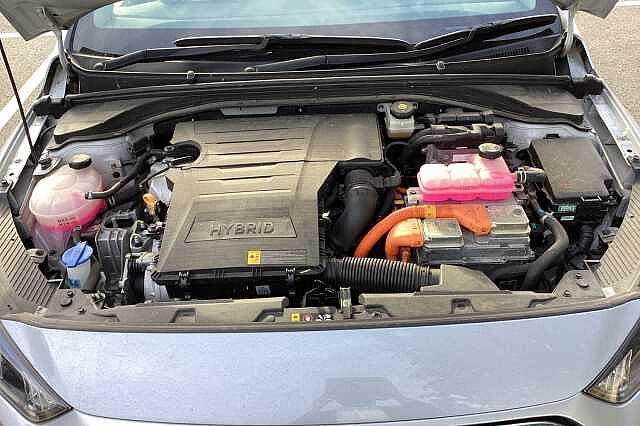 Hyundai IONIQ 1.6 GDi Hybrid DCT 2021MY Premium SE
