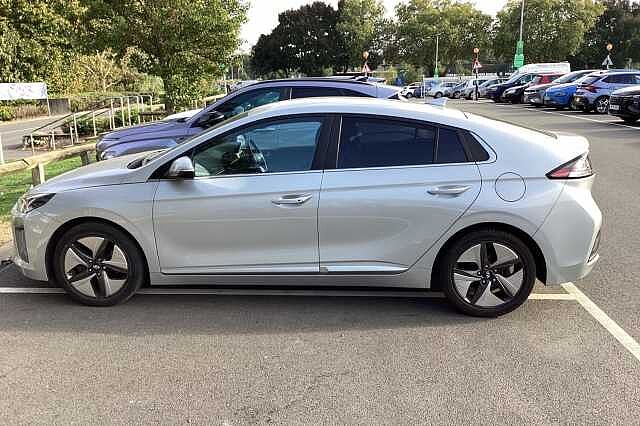Hyundai IONIQ 1.6 GDi Hybrid DCT 2021MY Premium SE