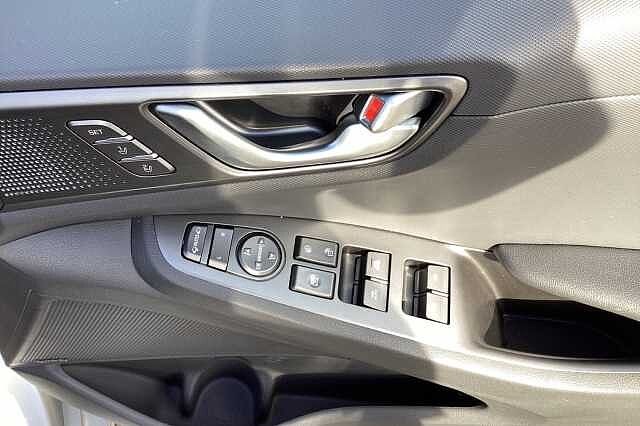 Hyundai IONIQ 1.6 GDi Hybrid DCT 2021MY Premium SE