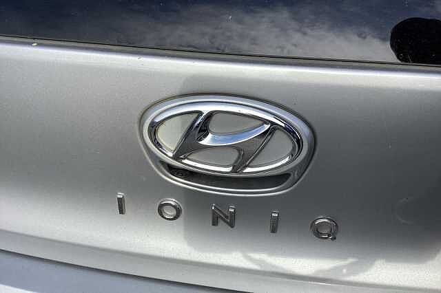 Hyundai IONIQ 1.6 GDi Hybrid DCT 2021MY Premium SE