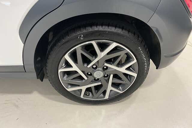 Hyundai KONA 1.6 GDi Hybrid Premium 5dr DCT White