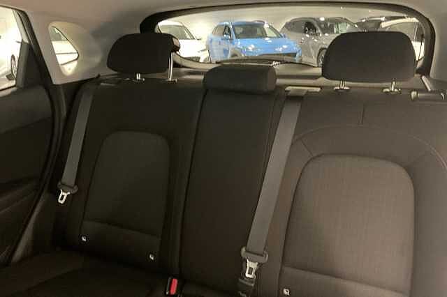 Hyundai KONA 1.6 GDi Hybrid Premium 5dr DCT White