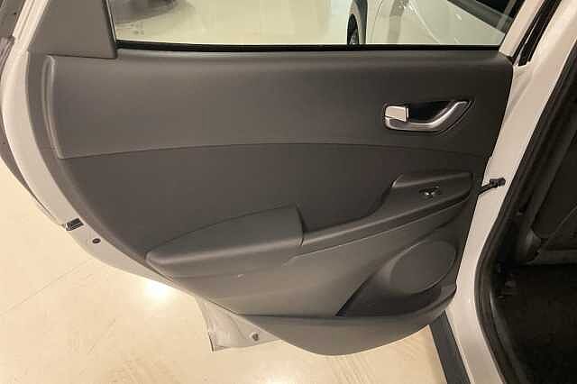 Hyundai KONA 1.6 GDi Hybrid Premium 5dr DCT White