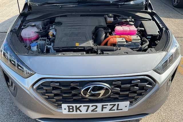 Hyundai IONIQ 1.6 GDi Hybrid Premium 5dr DCT