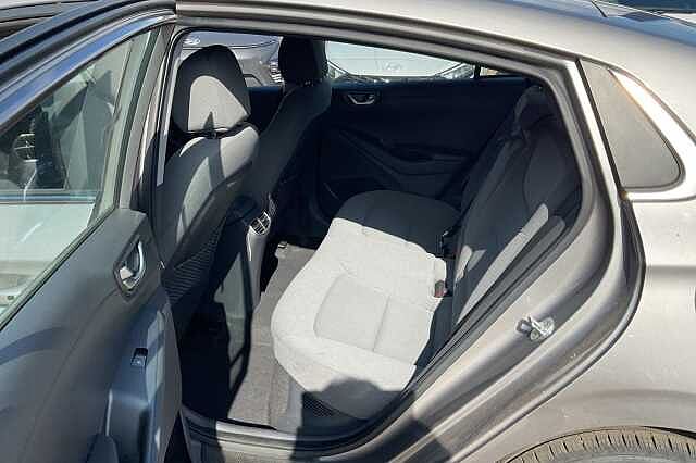 Hyundai IONIQ 1.6 GDi Hybrid Premium 5dr DCT