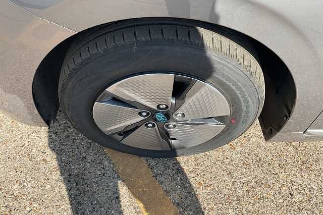 Hyundai IONIQ 1.6 GDi Hybrid Premium 5dr DCT