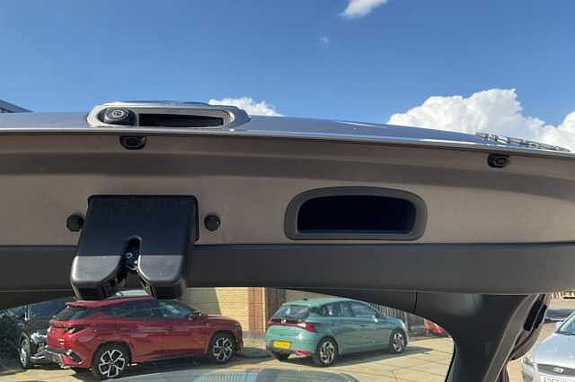 Hyundai IONIQ 1.6 GDi Hybrid Premium 5dr DCT