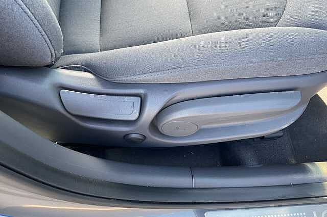 Hyundai IONIQ 1.6 GDi Hybrid Premium 5dr DCT