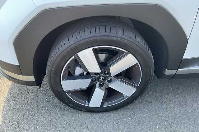 Hyundai SANTA FE 1.6 TGDi Plug-in Hybrid Premium 5dr 4WD Auto White