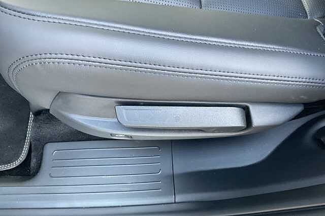Hyundai SANTA FE 1.6 TGDi Plug-in Hybrid Premium 5dr 4WD Auto White