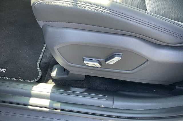 Hyundai SANTA FE 1.6 TGDi Plug-in Hybrid Premium 5dr 4WD Auto White