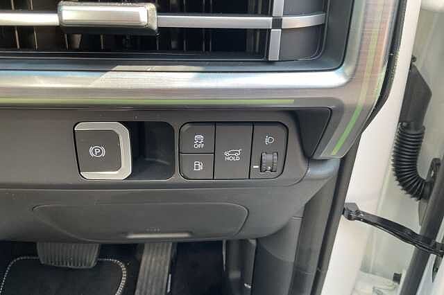 Hyundai SANTA FE 1.6 TGDi Plug-in Hybrid Premium 5dr 4WD Auto White