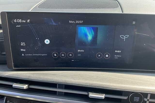 Hyundai SANTA FE 1.6 TGDi Plug-in Hybrid Premium 5dr 4WD Auto White
