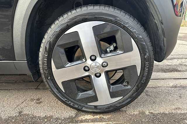 Hyundai INSTER 85kW 02 49kWh 5dr Auto Pearl - Abyss black