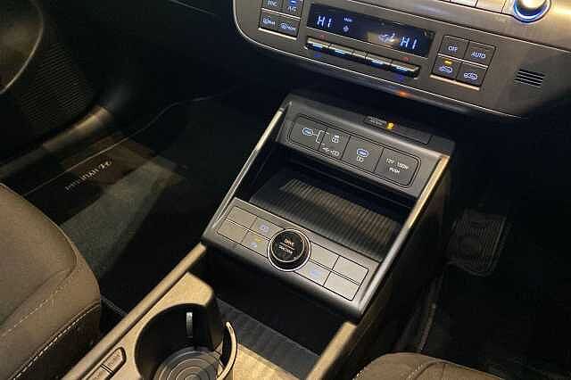 Hyundai KONA 1.6T 138 Advance 5dr DCT Pearl - Abyss black