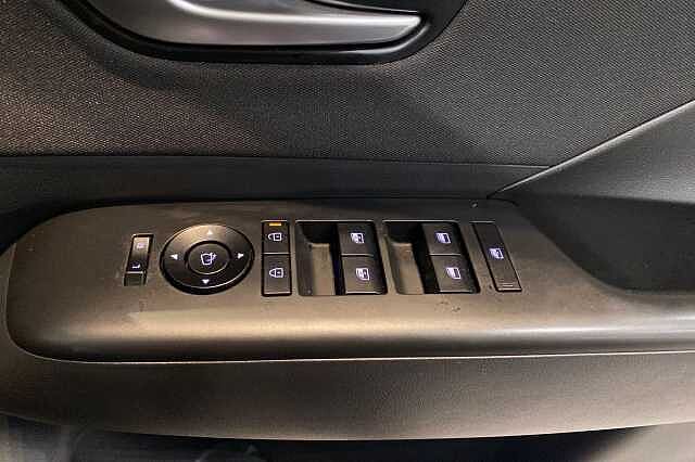 Hyundai KONA 1.6T 138 Advance 5dr DCT Pearl - Abyss black