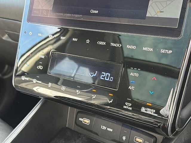 Hyundai TUCSON 1.6 TGDi Plug-in Hybrid Ultimate 5dr 4WD Auto lid - Atlas white