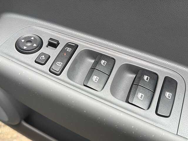 Hyundai INSTER 85kW Cross 49kWh 5dr Auto