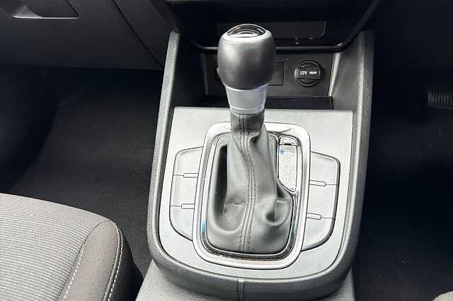 Hyundai KONA 1.6 GDi Hybrid SE Connect 5dr DCT Dive blue