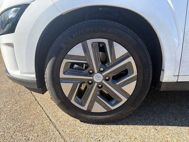 Hyundai KONA 100kW SE Connect 39kWh 5dr Auto