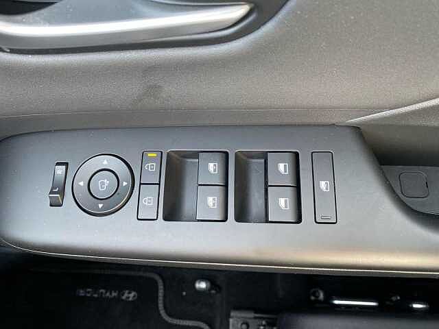 Hyundai KONA 1.6 GDi Hybrid Ultimate 5dr DCT Ultimate red