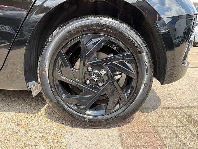 Hyundai I20 1.0T GDi 90 Black Line 5dr Pearl - Phantom black