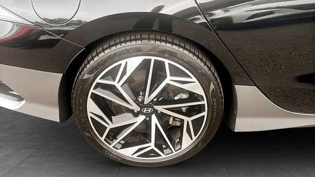 Hyundai IONIQ 6 77.4KWH PREMIUM SALOON 4DR ELECTRIC AUTO AWD (325 PS)