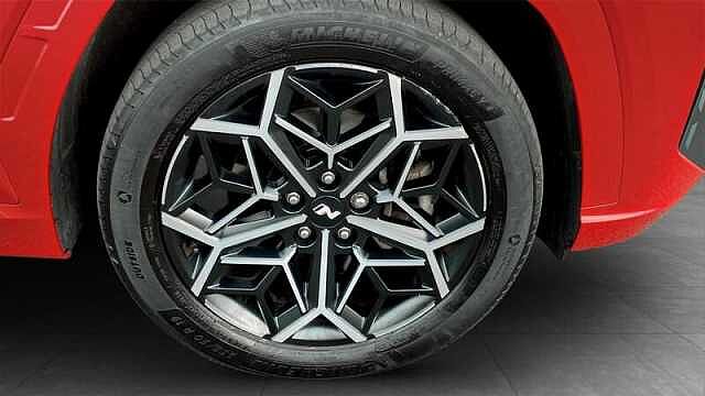 Hyundai TUCSON 1.6 H T-GDI N LINE S SUV 5DR PETROL HYBRID AUTO EURO 6 (S/S) (230 PS) Engine Red