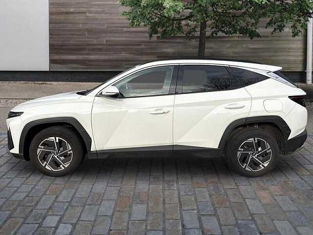 Hyundai TUCSON 1.6 T-GDi Advance SUV 5dr Petrol Manual Euro 6 (s/s) (160 ps) Atlas White