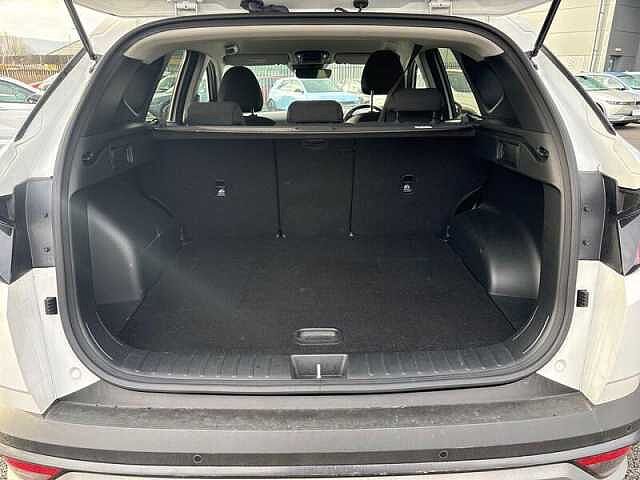 Hyundai TUCSON 1.6 T-GDi Advance SUV 5dr Petrol Manual Euro 6 (s/s) (160 ps) Atlas White