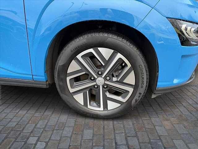 Hyundai KONA 64kWh Premium SUV 5dr Electric Auto (10.5kW Charger) (204 ps) Surfy Blue