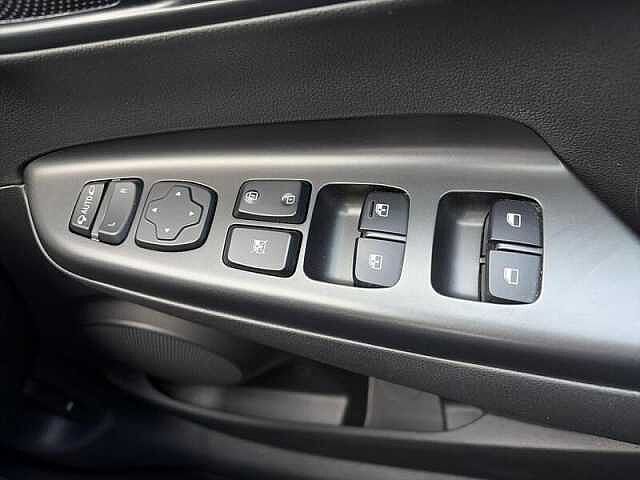 Hyundai KONA 64kWh Premium SUV 5dr Electric Auto (10.5kW Charger) (204 ps) Surfy Blue