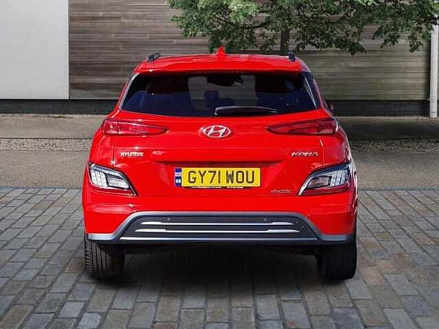 Hyundai KONA 64kWh Premium SUV 5dr Electric Auto (10.5kW Charger) (204 ps)