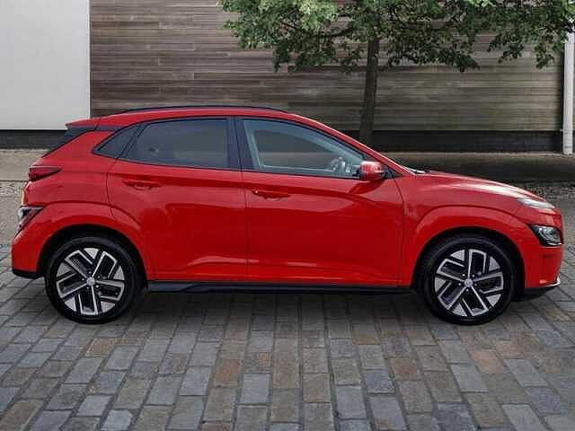 Hyundai KONA 64kWh Premium SUV 5dr Electric Auto (10.5kW Charger) (204 ps)