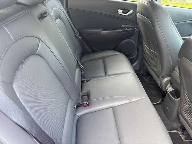 Hyundai KONA 1.6 h-GDi Ultimate SUV 5dr Petrol Hybrid DCT Euro 6 (s/s) (141 ps) Red