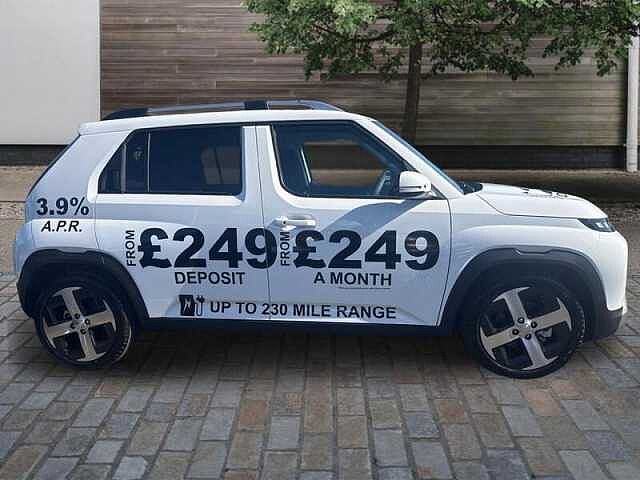 Hyundai INSTER 5dr Hat 85kw 2 49kwh Atlas White