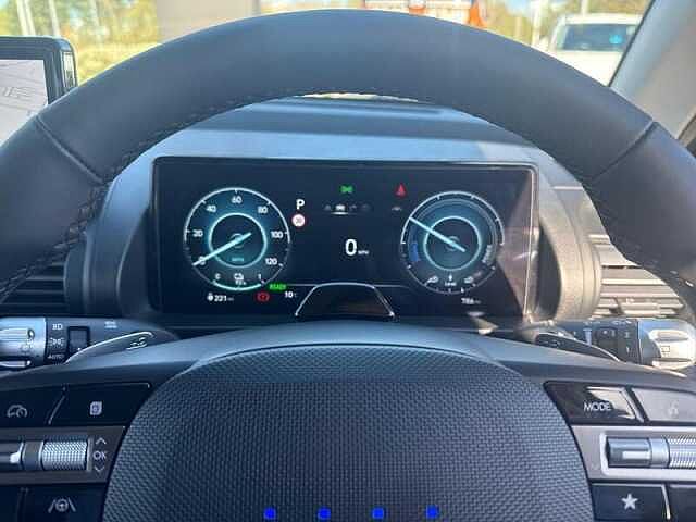 Hyundai INSTER 5dr Hat 85kw 2 49kwh Atlas White