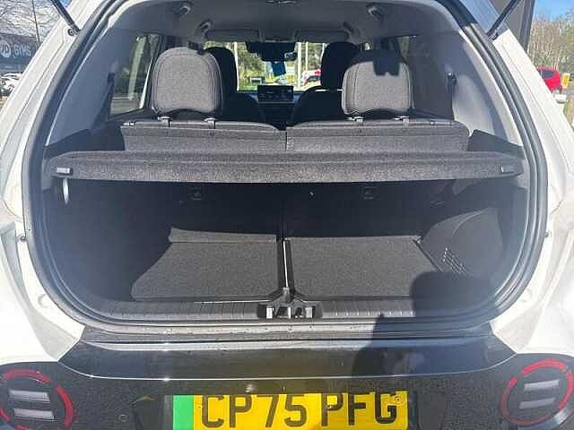 Hyundai INSTER 5dr Hat 85kw 2 49kwh Atlas White