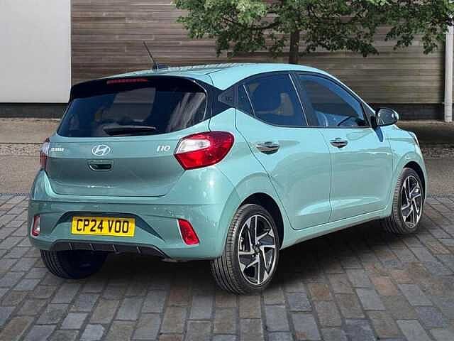 Hyundai i10 1.0 Premium Hatchback 5dr Petrol Auto Euro 6 (s/s) (63 ps)